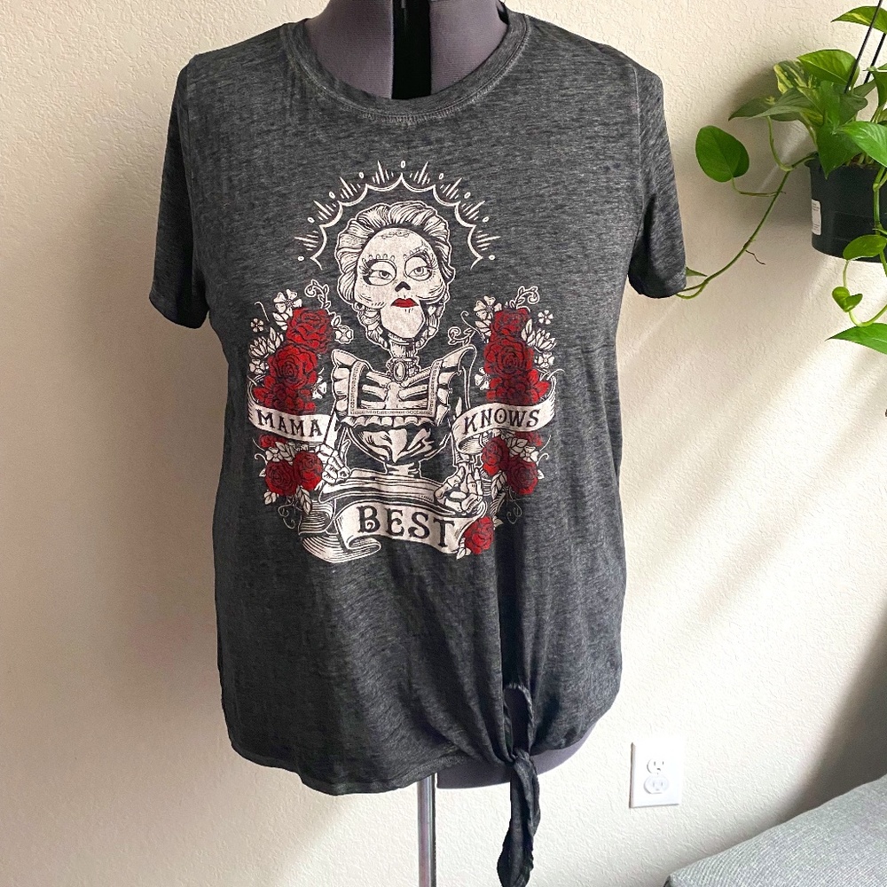 Disney/Pixar's Coco "Mama Knows Best" Vintage Style T-shirt